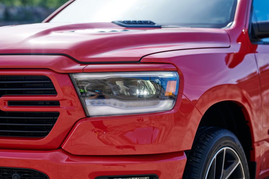 Детали экстерьера Ram 1500 Sport Crew Cab (DT) 2018 года  (CA) (фото 24 из 40)
